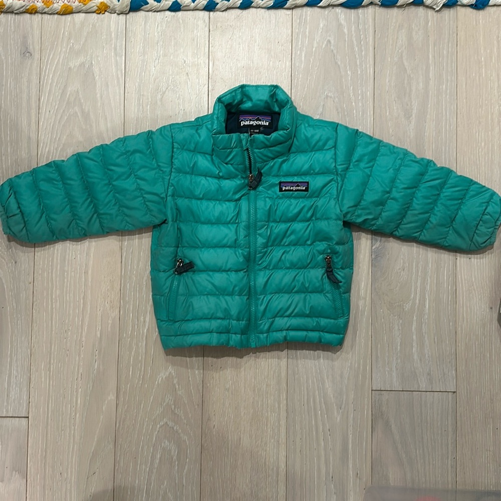 good used condition patagonia Baby Down Sweater 12-18 months
